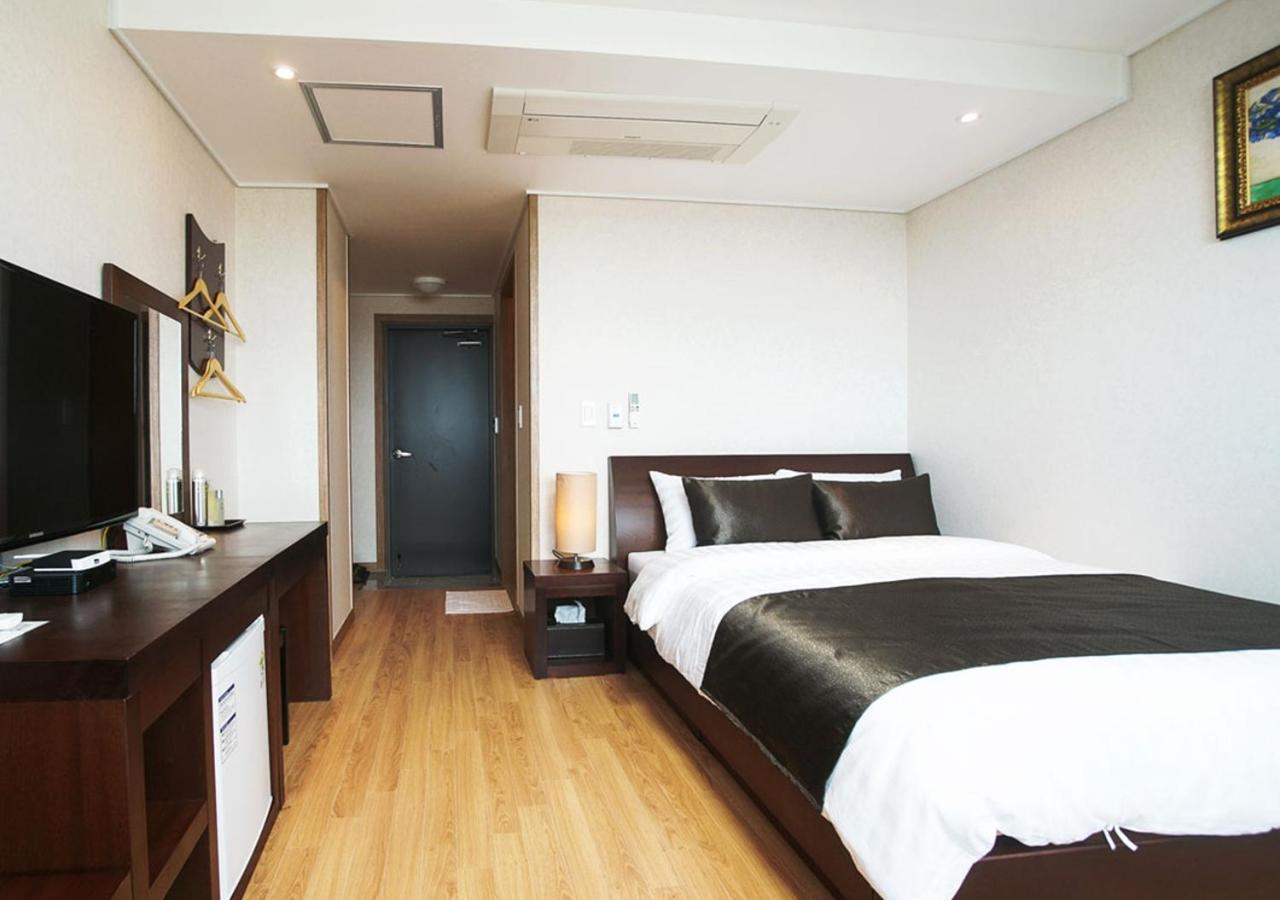Iris Hotel Seogwipo Zewnętrze zdjęcie