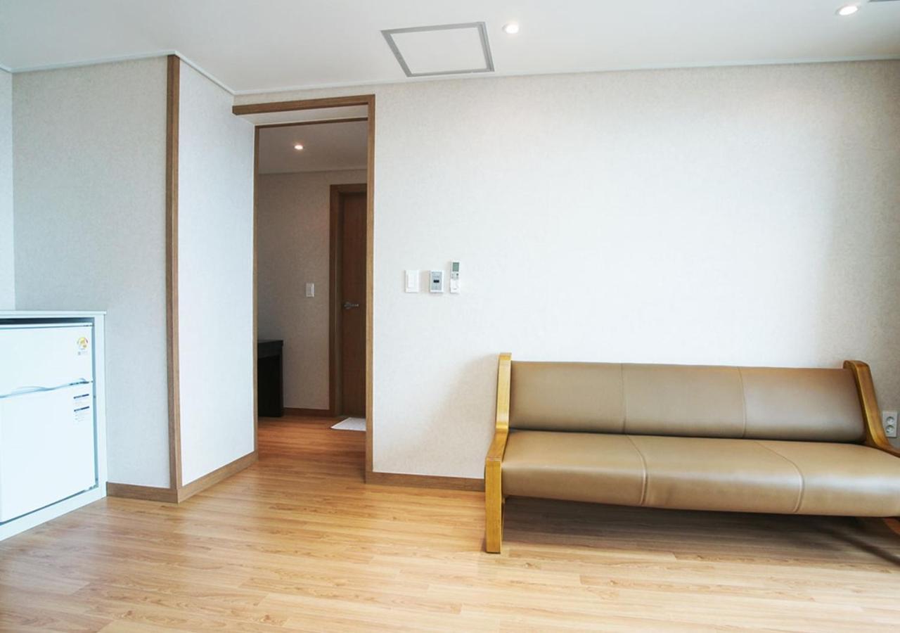 Iris Hotel Seogwipo Zewnętrze zdjęcie