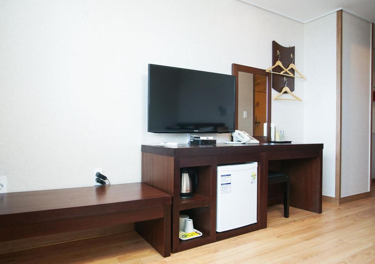 Iris Hotel Seogwipo Zewnętrze zdjęcie