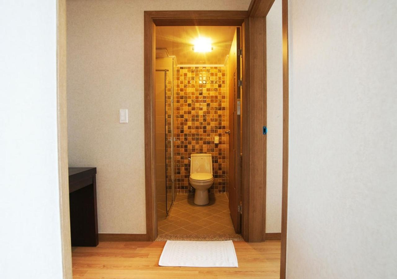 Iris Hotel Seogwipo Zewnętrze zdjęcie